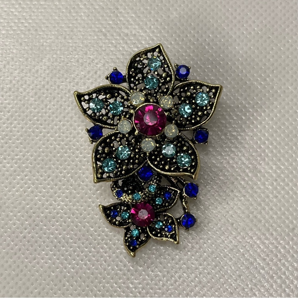 Betsey Johnson Floral Flower Brooch Gold Tone